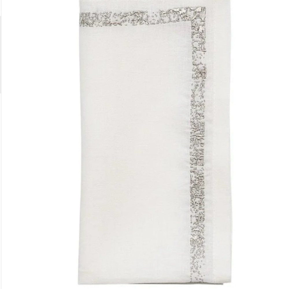 NWT KIM SEYBERT WHITE LINEN & SILVER METALLIC THREAD SET OF 2 impression napkin